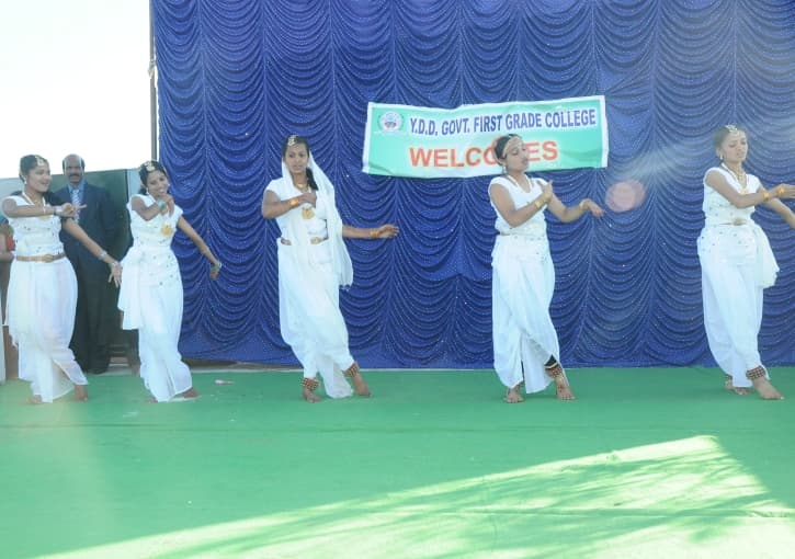 YDD Government First Grade College Hassan Cultural Events in College photo 5